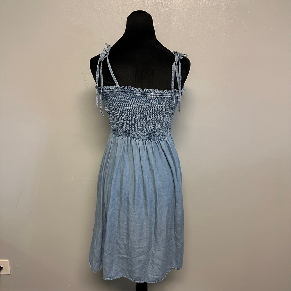 Women's Hem & Thread Blue Smocked Midi Dress Size small - Picture 4 of 11